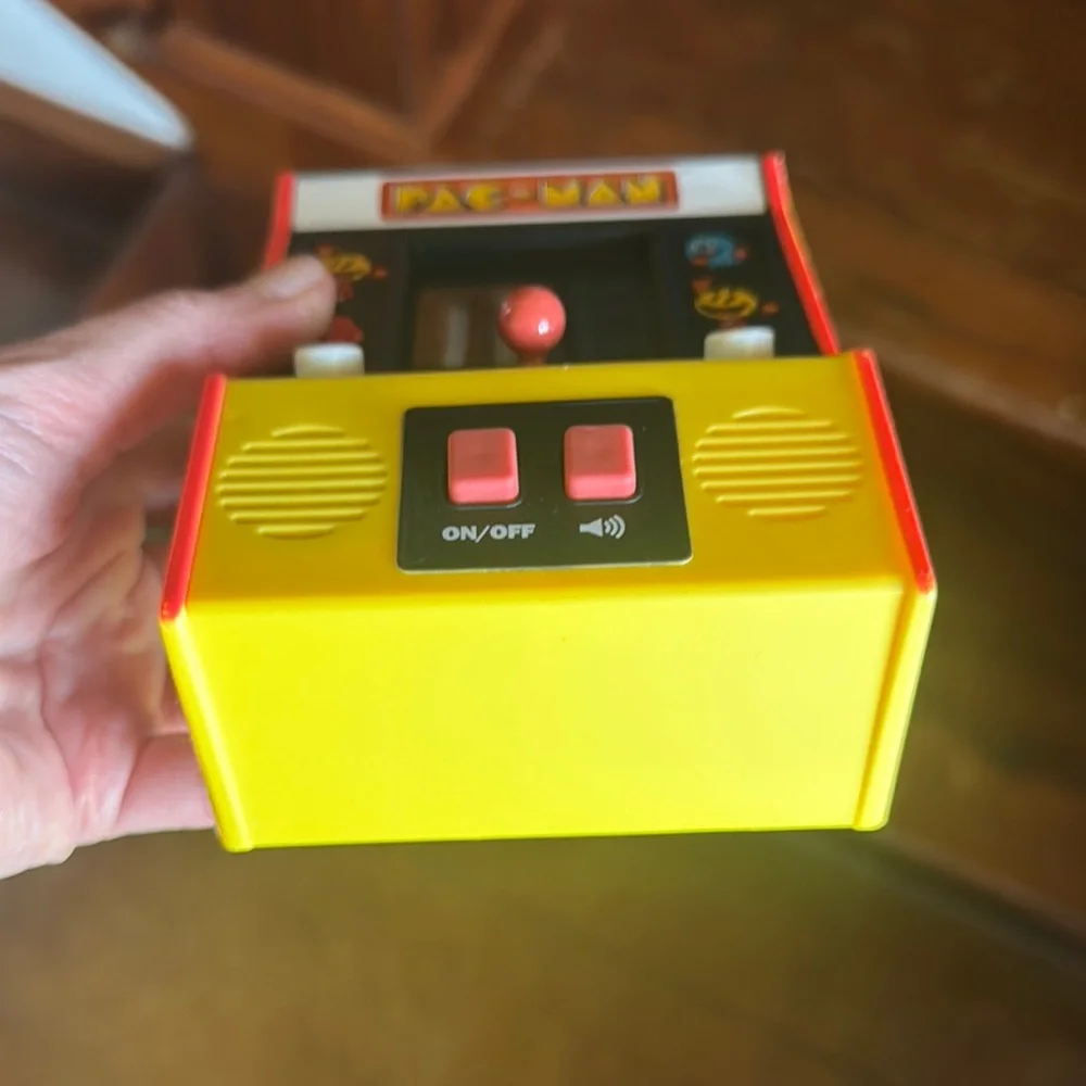 Retro Mini Arcade Game - Yellow and Red